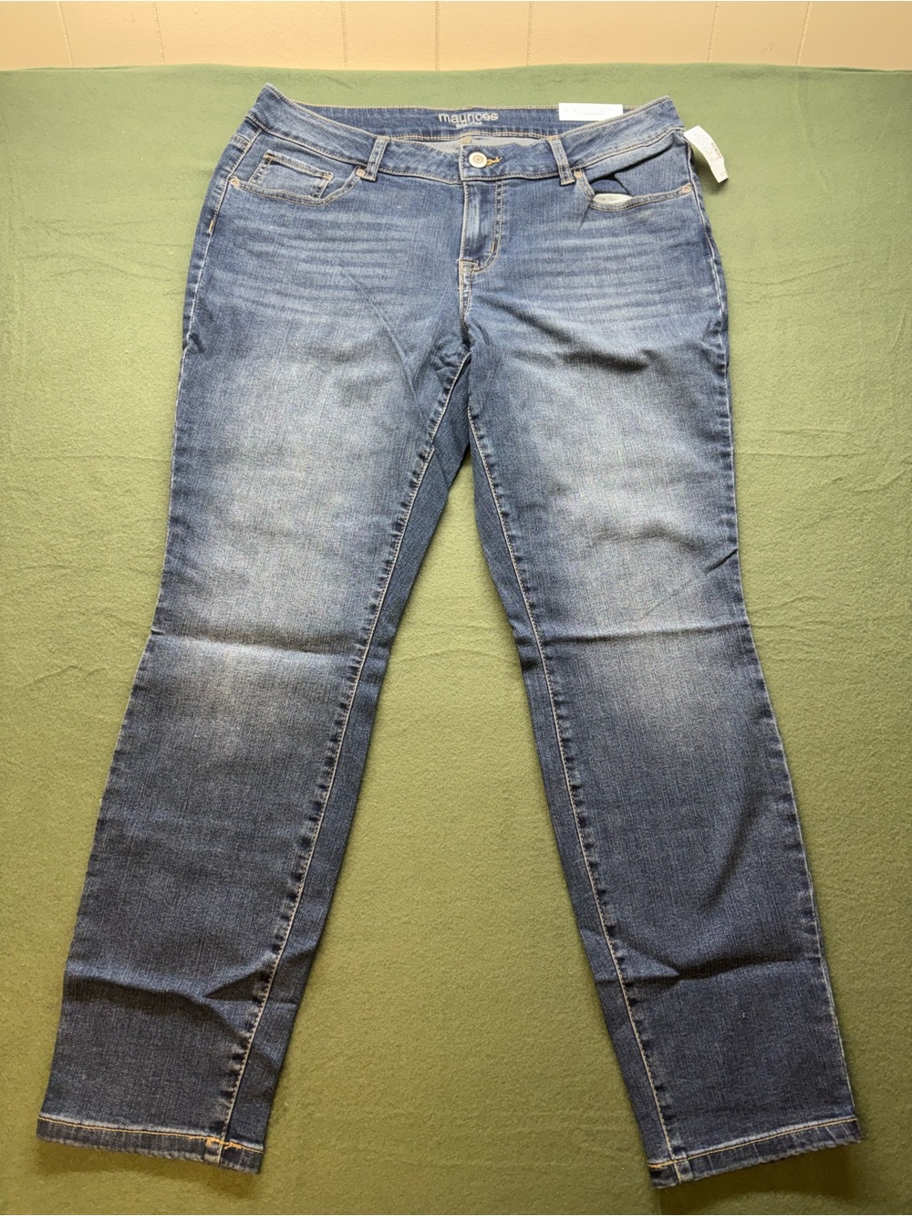 Maurices Women’s Light-Mid Blue Straight-Leg Jeans